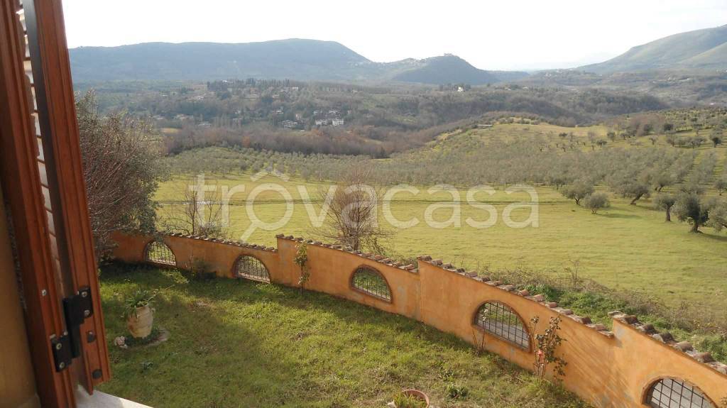 casa indipendente in vendita a Scandriglia in zona Ponticelli