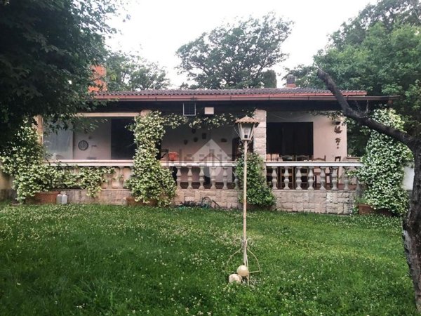 casa indipendente in vendita a Scandriglia