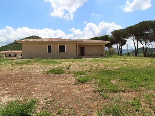 casa indipendente in vendita a Scandriglia