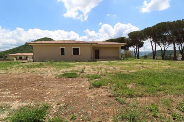 casa indipendente in vendita a Scandriglia