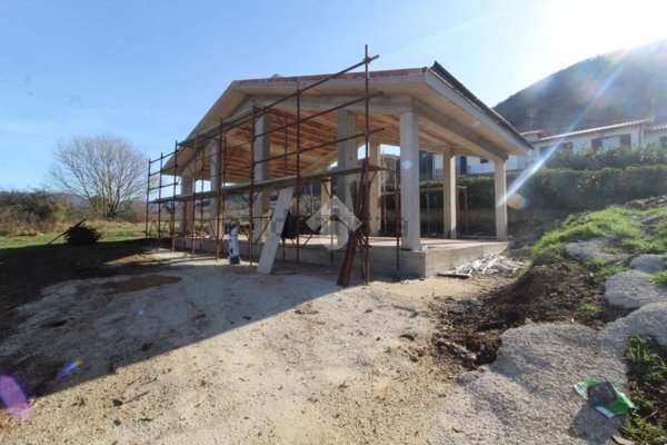 casa indipendente in vendita a Scandriglia