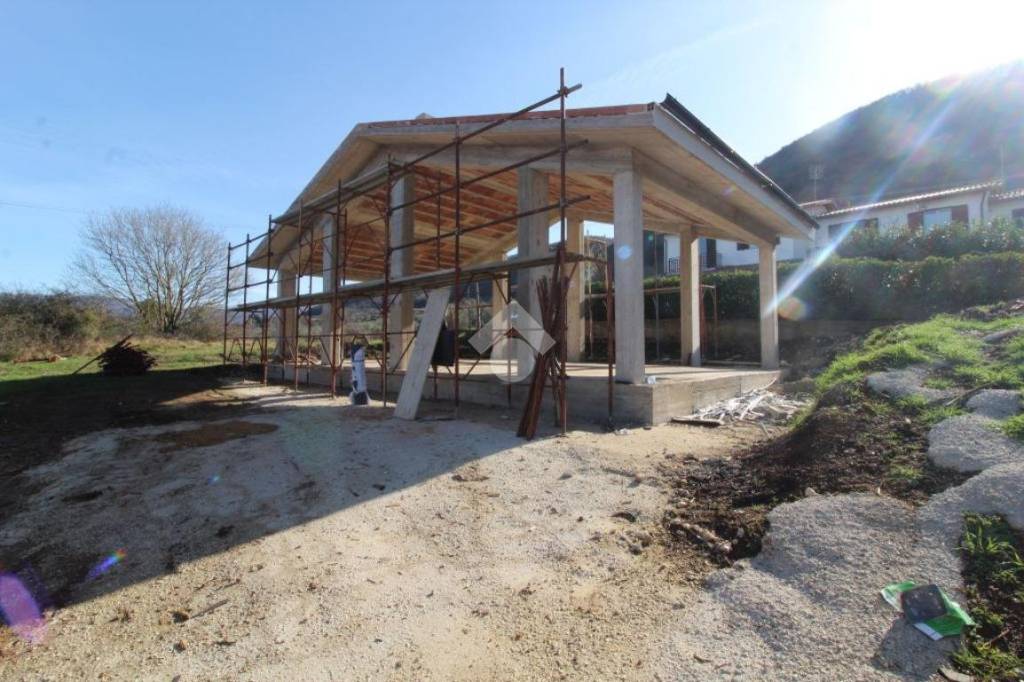 casa indipendente in vendita a Scandriglia