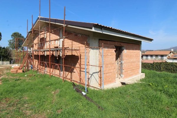 casa indipendente in vendita a Scandriglia