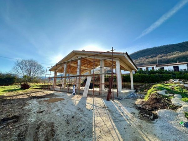 casa indipendente in vendita a Scandriglia