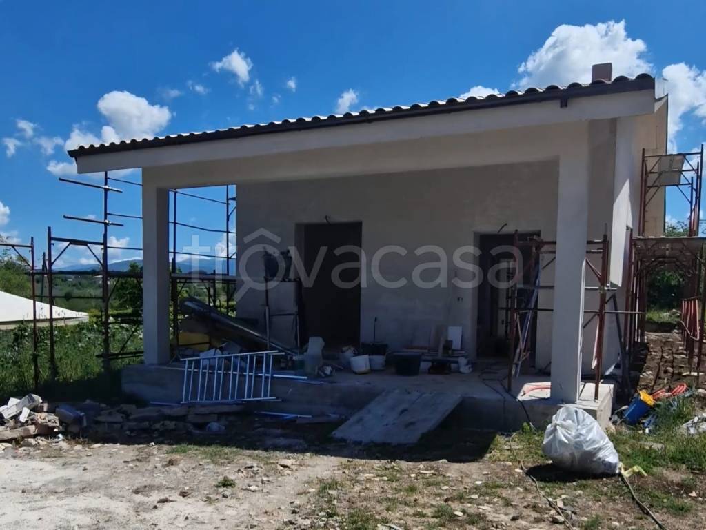 casa indipendente in vendita a Scandriglia