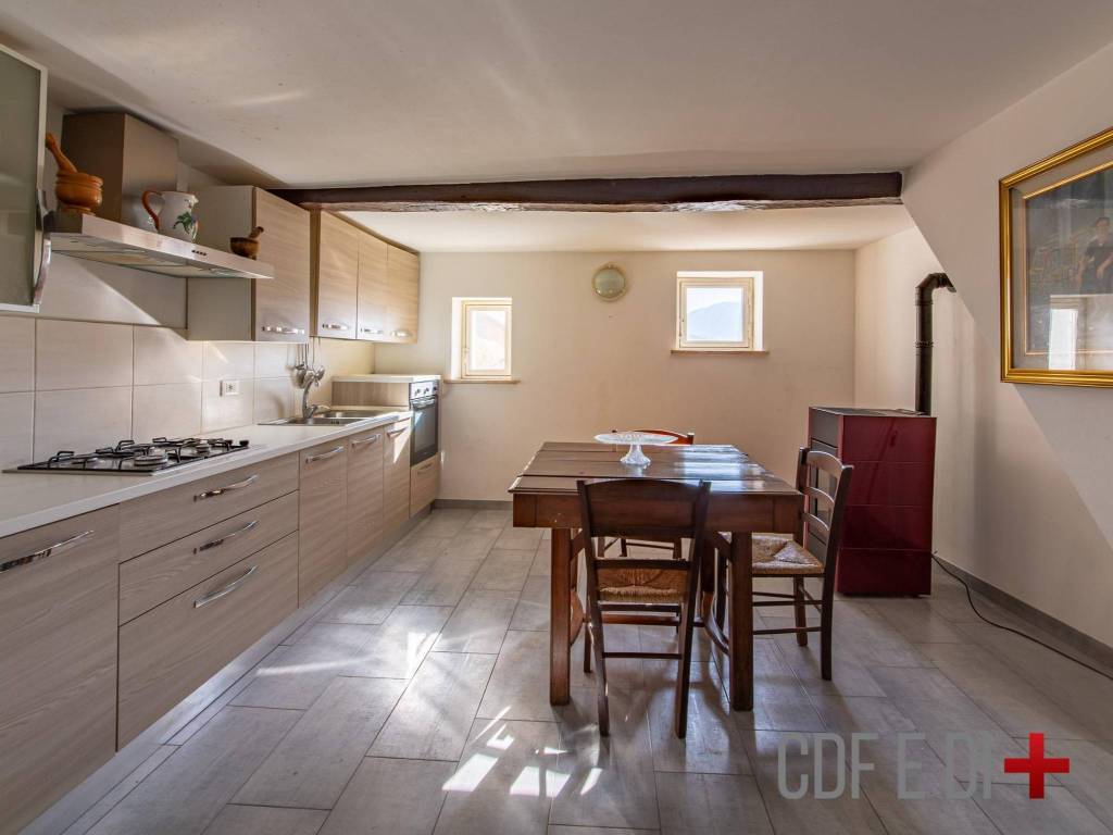 appartamento in vendita a Scandriglia in zona Ponticelli