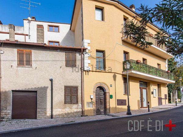 appartamento in vendita a Scandriglia in zona Ponticelli