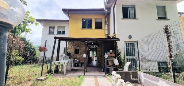 casa indipendente in vendita a Scandriglia