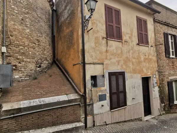 appartamento in vendita a Scandriglia in zona Ponticelli