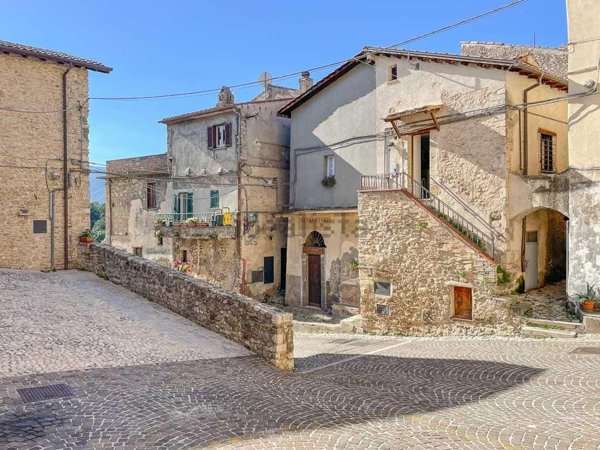 appartamento in vendita a Scandriglia