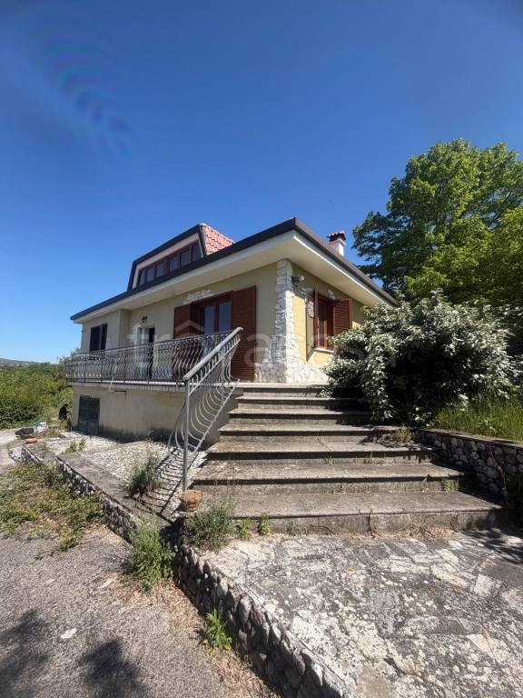 casa indipendente in vendita a Scandriglia in zona Ponticelli