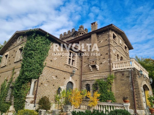 casa indipendente in vendita a Scandriglia in zona Ponticelli