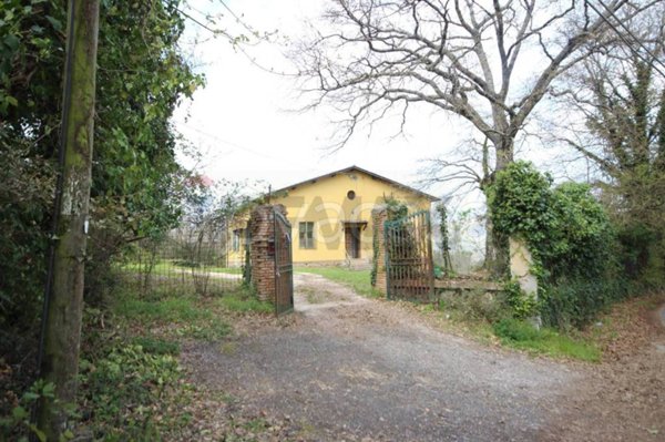 casa indipendente in vendita a Scandriglia in zona Ponticelli