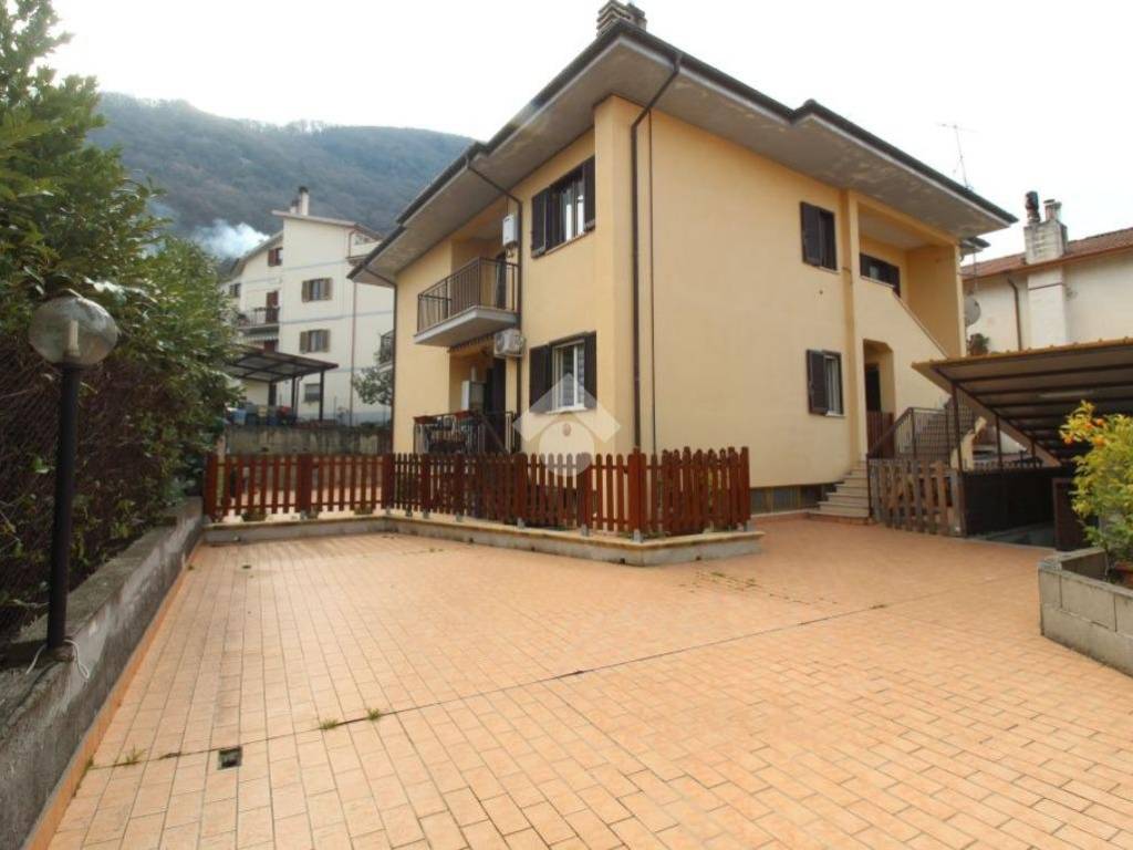 appartamento in vendita a Scandriglia