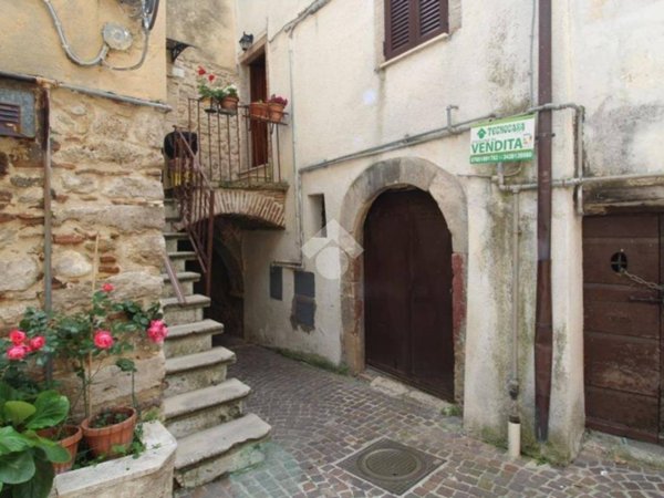 appartamento in vendita a Scandriglia in zona Ponticelli