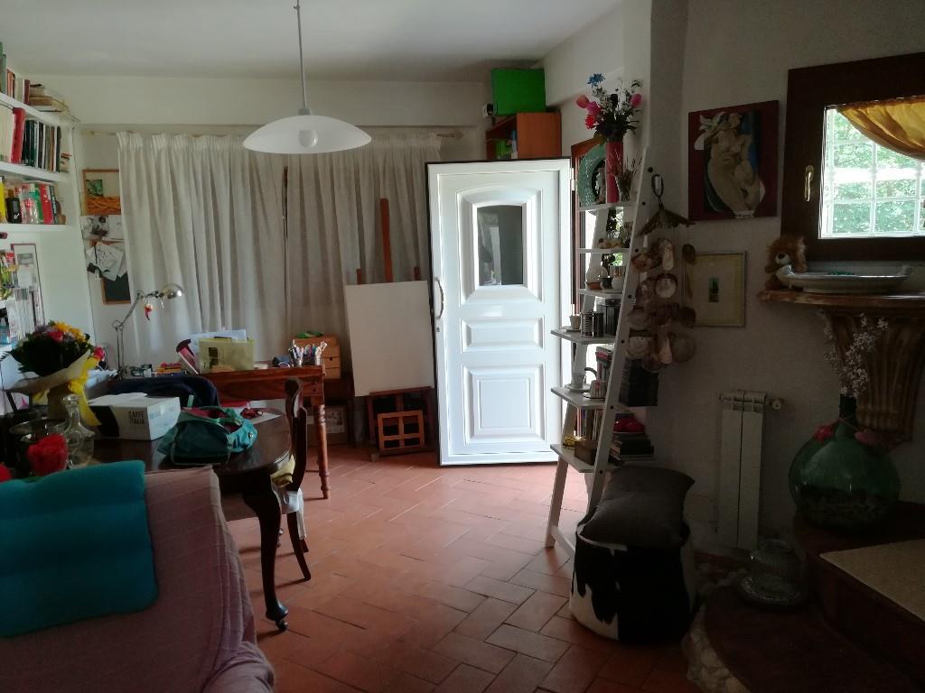 casa indipendente in vendita a Scandriglia in zona Ponticelli
