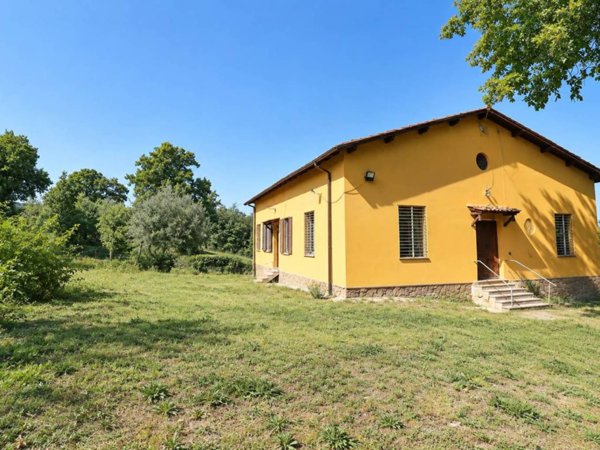 casa indipendente in vendita a Scandriglia in zona Ponticelli