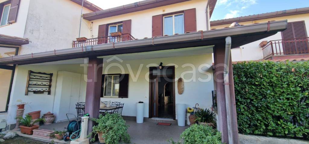 casa indipendente in vendita a Scandriglia