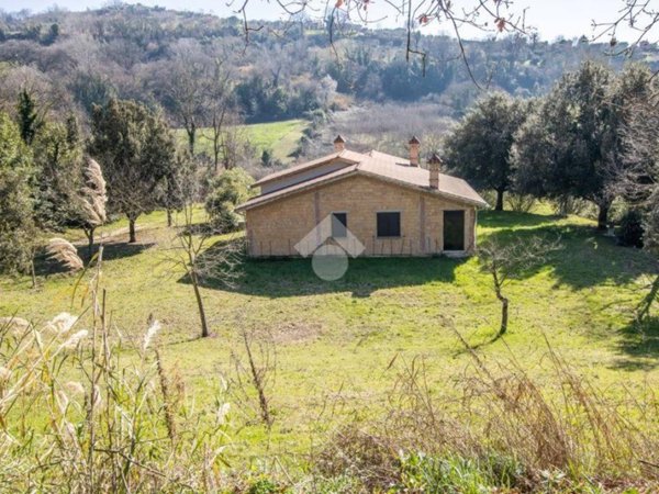 casa indipendente in vendita a Selci