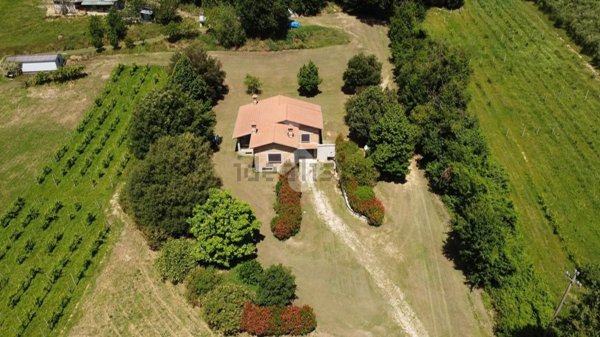 casa indipendente in vendita a Selci