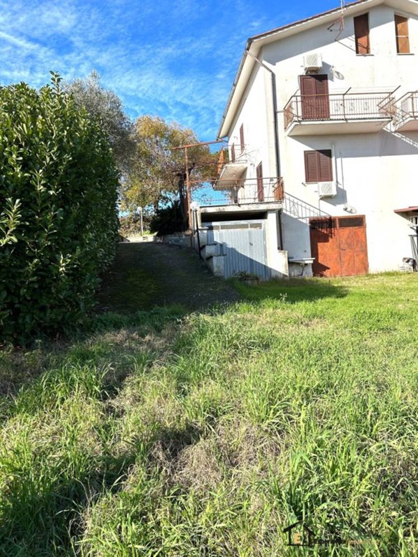 casa indipendente in vendita a Selci