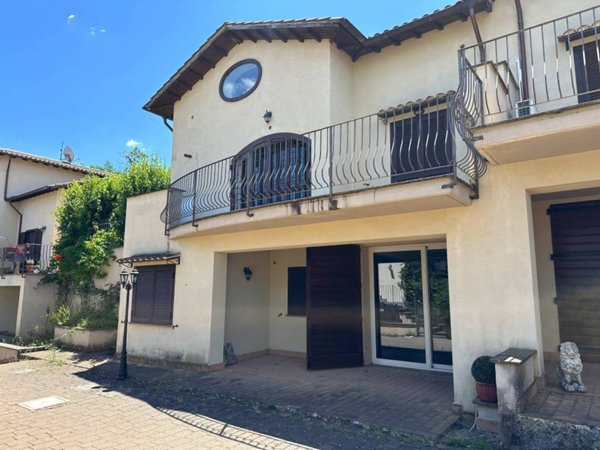 casa indipendente in vendita a Selci