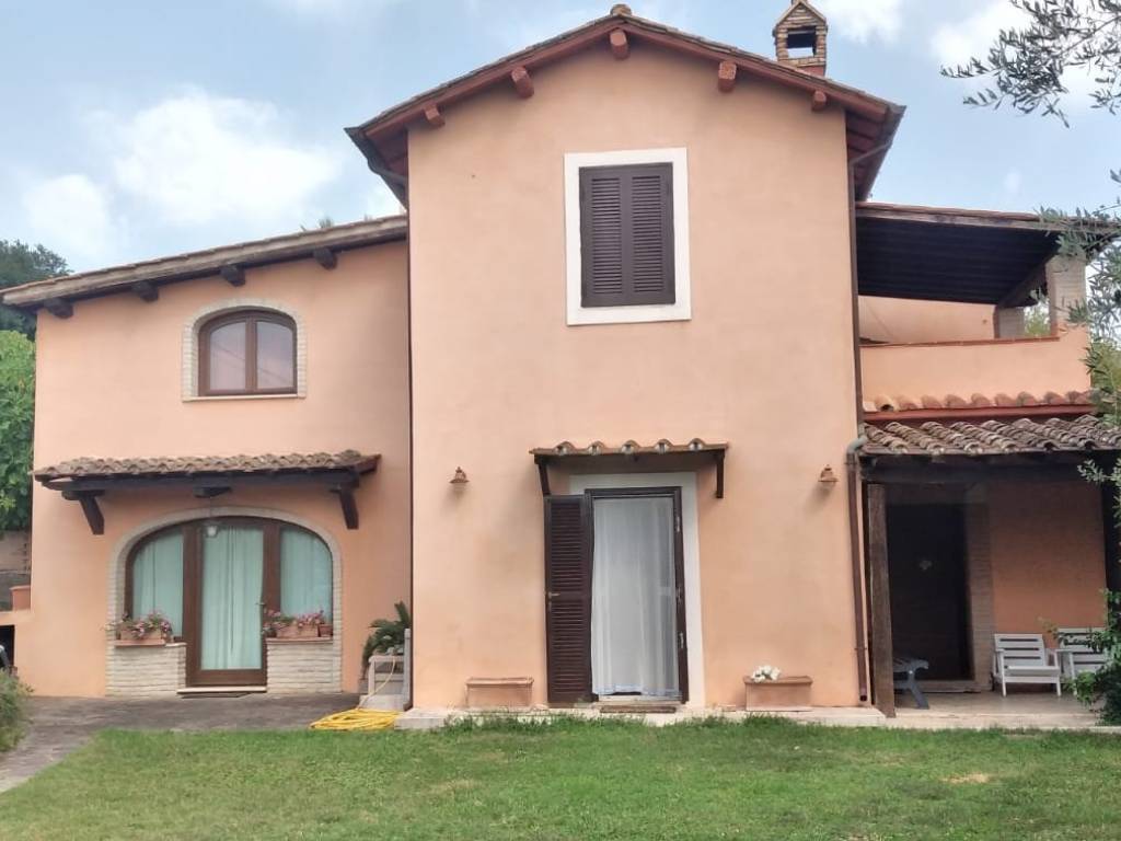casa indipendente in vendita a Selci