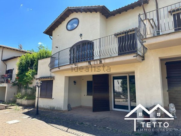 casa indipendente in vendita a Selci