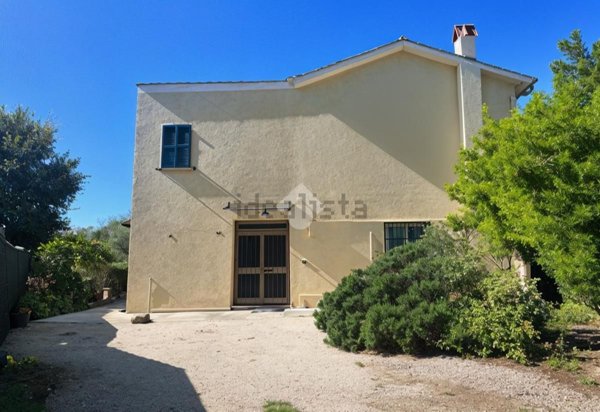 casa indipendente in vendita a Selci