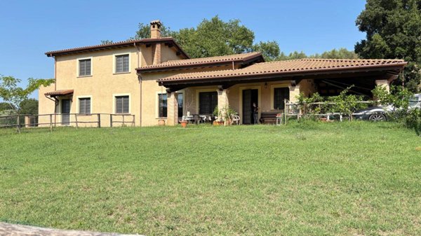 casa indipendente in vendita a Selci