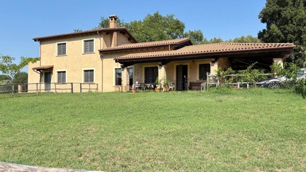 casa indipendente in vendita a Selci