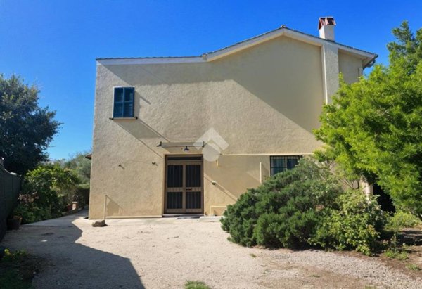 casa indipendente in vendita a Selci