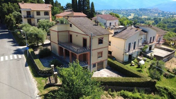 casa indipendente in vendita a Selci
