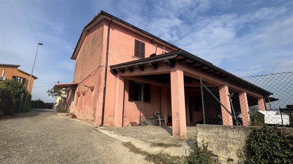casa indipendente in vendita a Selci