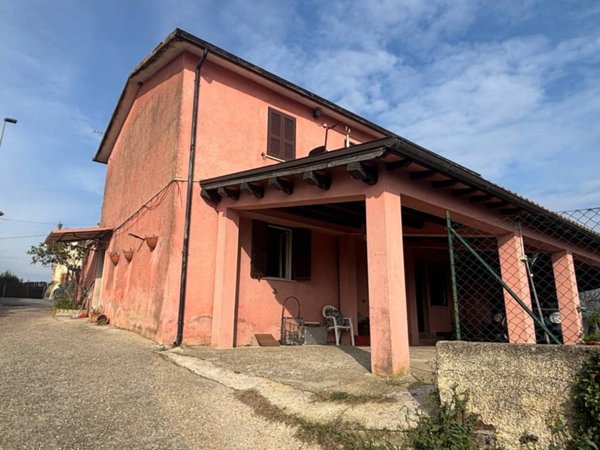 casa indipendente in vendita a Selci