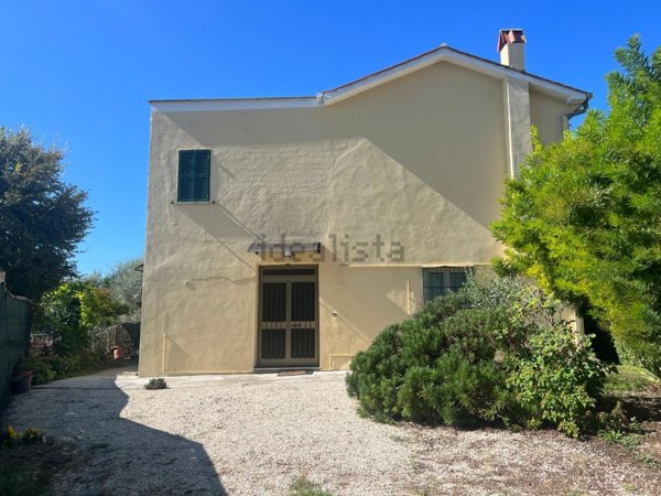 casa indipendente in vendita a Selci