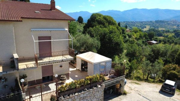 casa indipendente in vendita a Selci