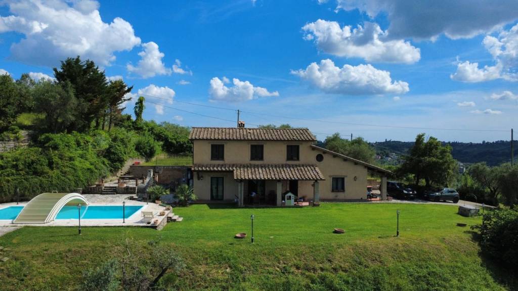 casa indipendente in vendita a Selci