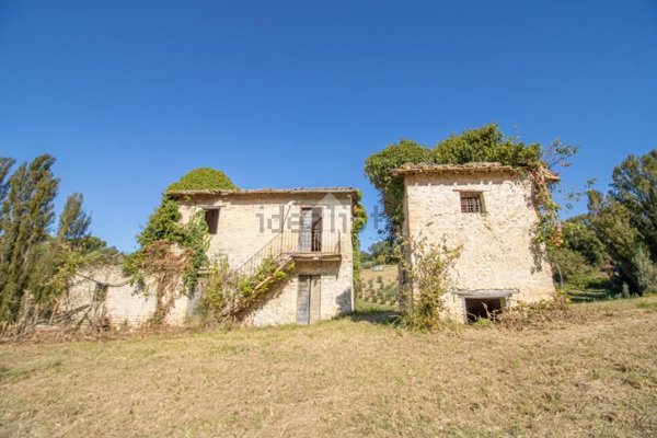 casa indipendente in vendita a Selci