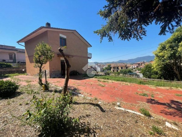 casa indipendente in vendita a Stimigliano