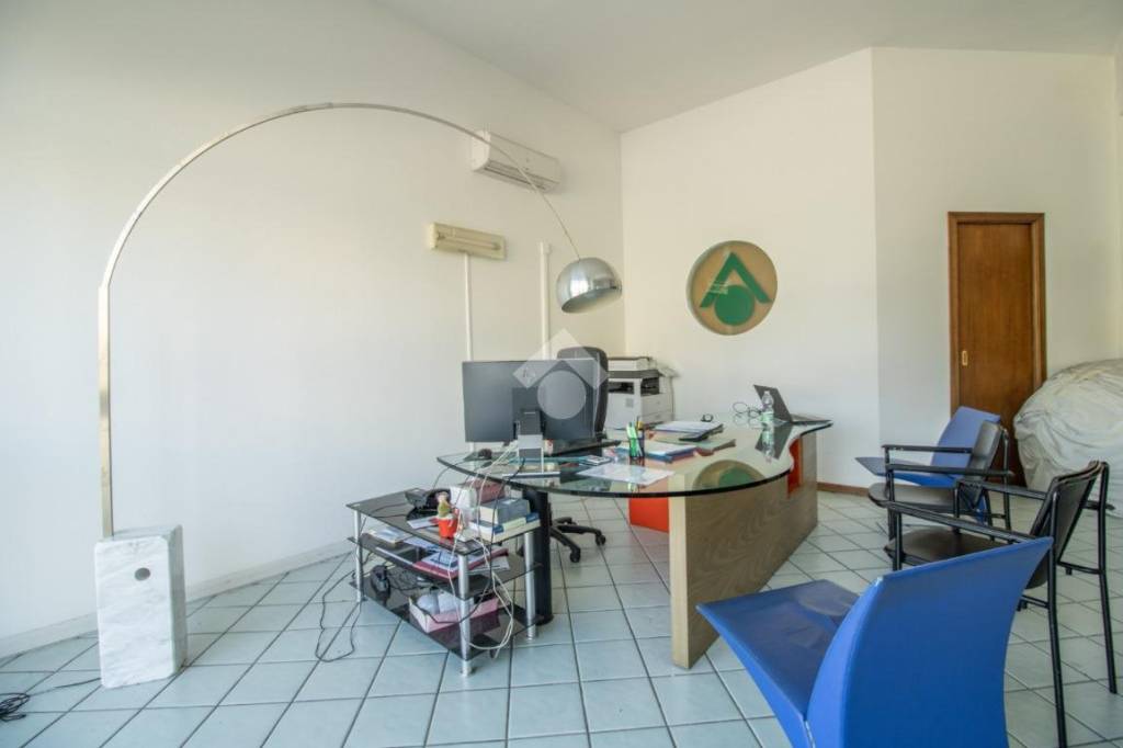 ufficio in vendita a Stimigliano