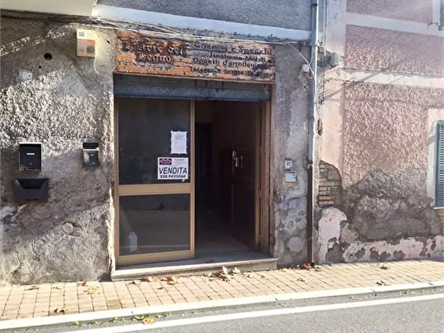 locale commerciale in vendita a Stimigliano