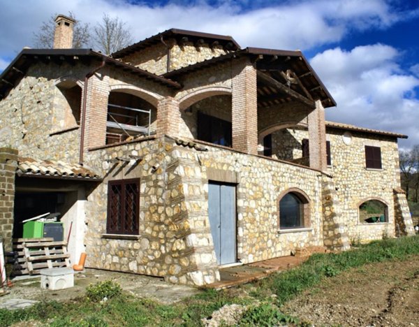 casa indipendente in vendita a Stimigliano
