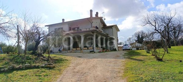 casa indipendente in vendita a Tarano in zona Baracche di San Polo
