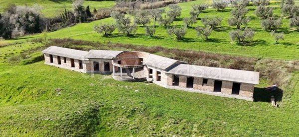 casa indipendente in vendita a Tarano