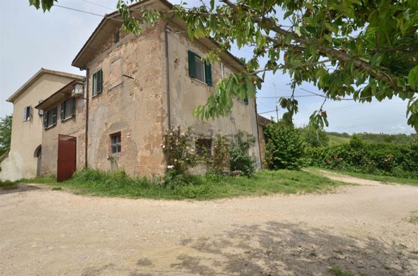 appartamento in vendita a Tarano in zona Baracche di San Polo