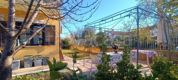 appartamento in vendita a Tarano in zona Baracche di San Polo