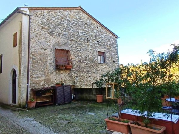 casa indipendente in vendita a Tarano