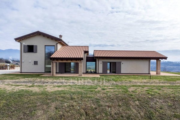 casa indipendente in vendita a Tarano