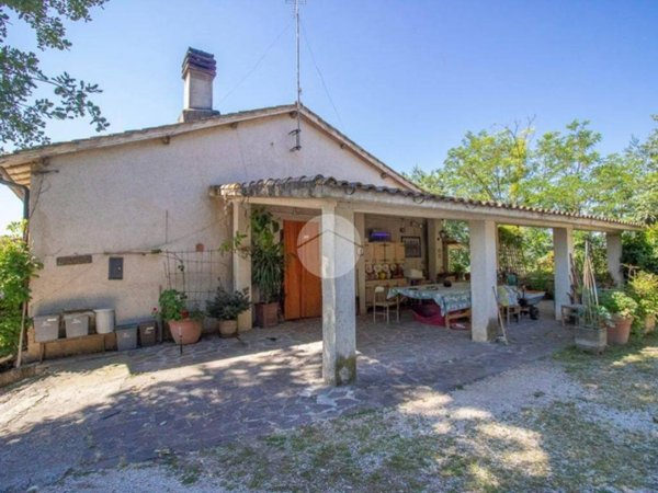 casa indipendente in vendita a Tarano